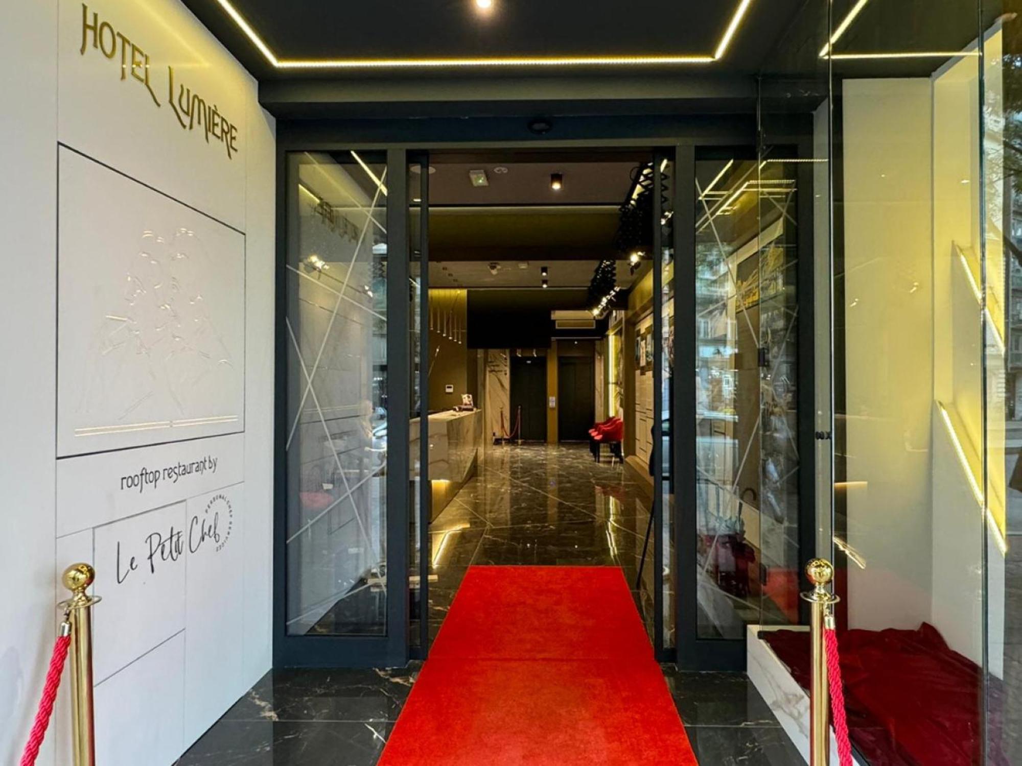 Lumiere Hotel Belgrado Buitenkant foto