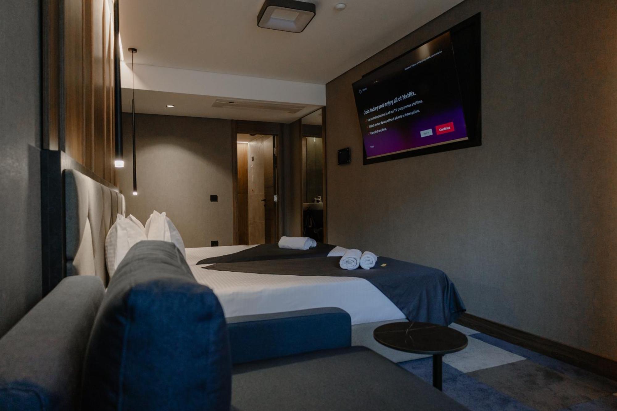Lumiere Hotel Belgrado Buitenkant foto